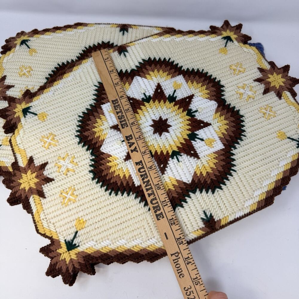 VTG Placemats Quilted Star Needlepoint Set of 4 Retro 70s Kitchen Table TULIPS - Picture 2 of 9